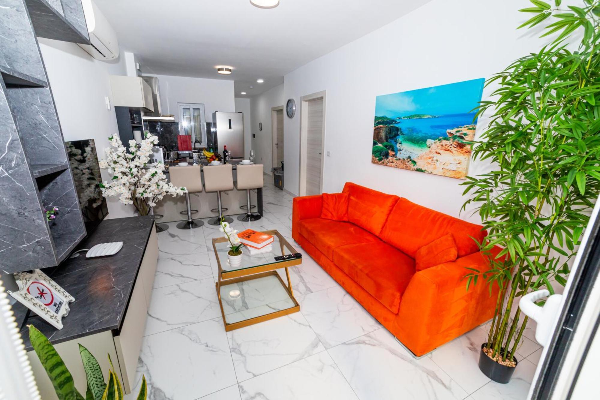 Sea Breeze, Spacious 2-Bedroom Lux Seaside Apartments St. Paul's Bay Dış mekan fotoğraf