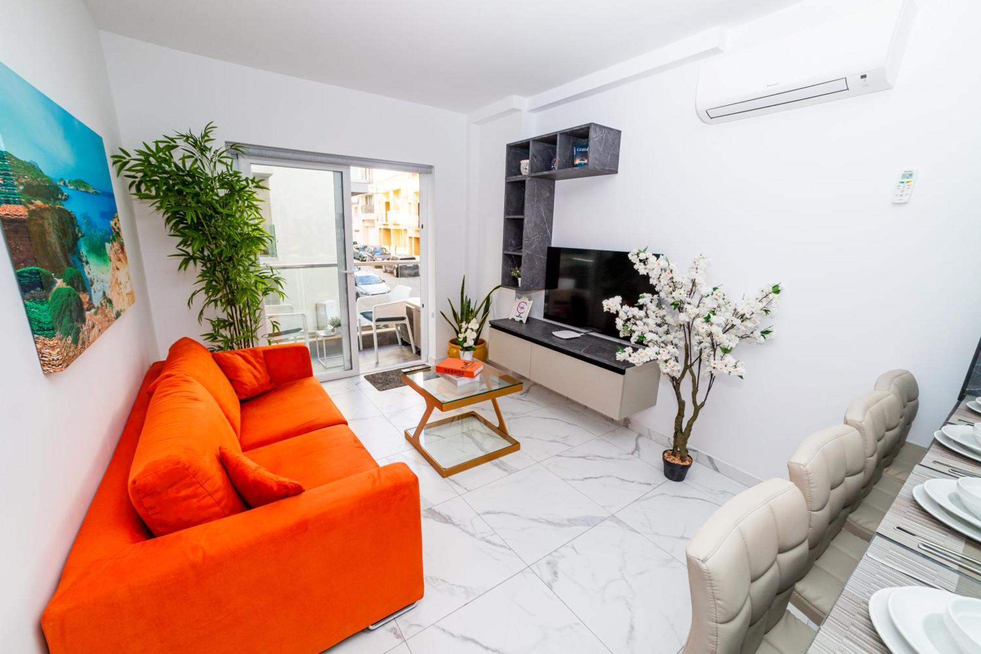 Sea Breeze, Spacious 2-Bedroom Lux Seaside Apartments St. Paul's Bay Dış mekan fotoğraf
